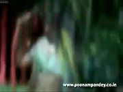 Poonam Pandey holi sexy